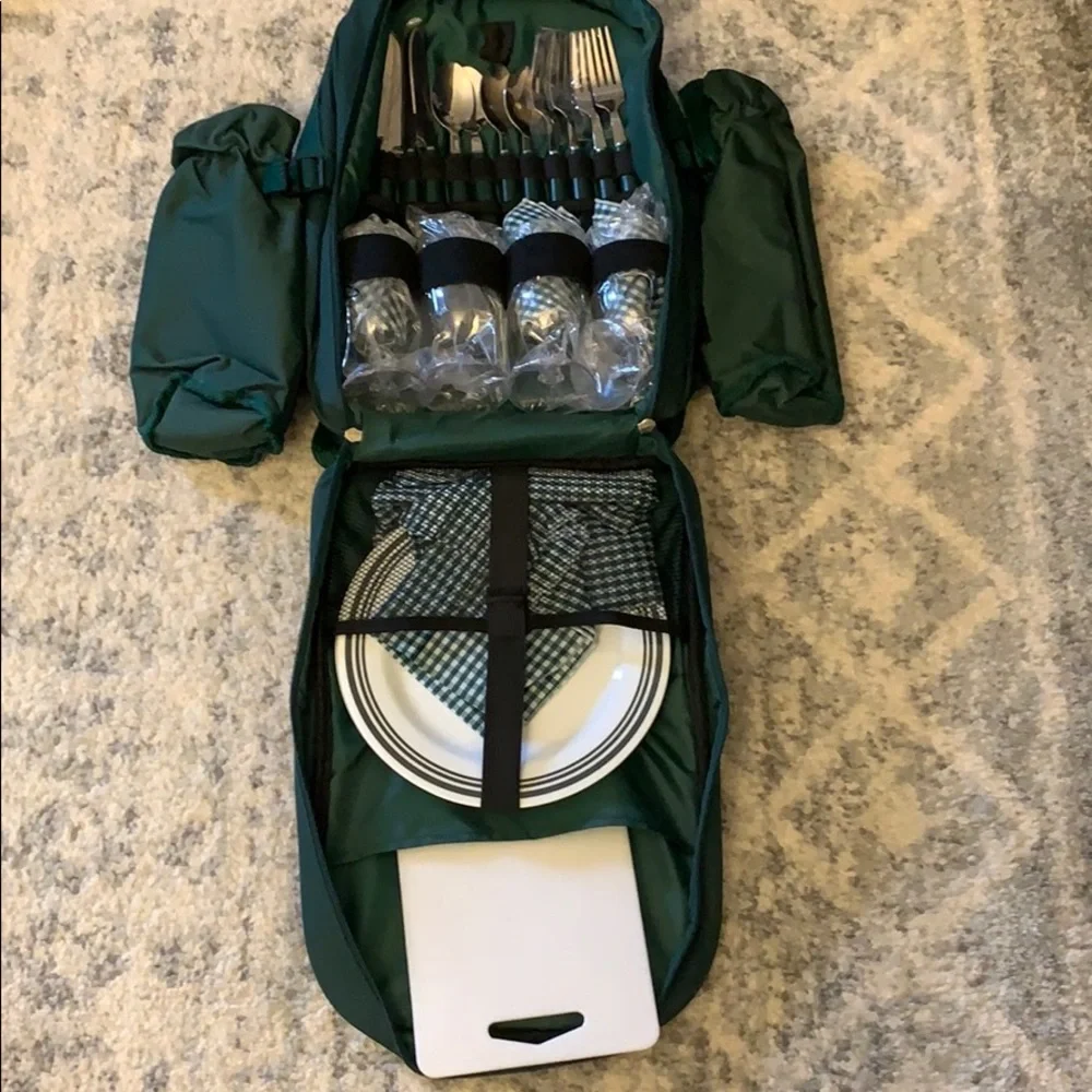NEW Green Bag Picnic Set